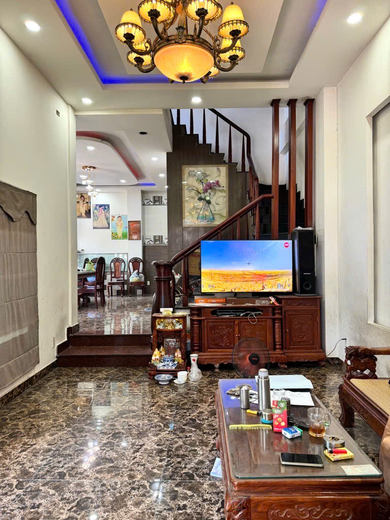 Bán biệt thự siêu rộng 104m2, Thạnh Lộc, quận 12, 4 tầng , 6.6x16, chỉ hơn 8 tỷ